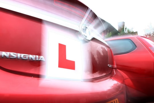 Tốn hơn trăm triệu đồng, thi lý thuyết lái ô tô 128 lần… vẫn trượt