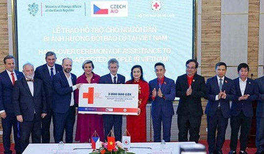 Cộng hòa Séc hỗ trợ 3,5 tỉ đồng giúp Việt Nam vượt qua bão lũ