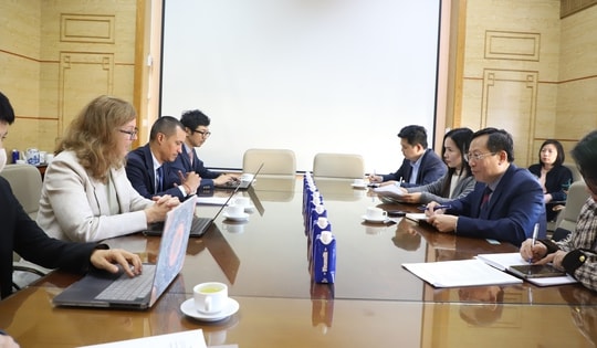 Thứ trưởng Bộ Y tế Lê Đức Luận tiếp đoàn Ngân hàng Phát triển Châu Á