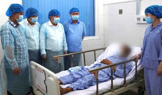 Lãnh đạo TP Cần Thơ thăm 2 bệnh nhân ghép thận từ người hiến chết não