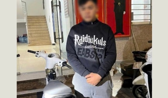 Hà Nội: Xử lý thiếu niên bốc đầu xe giữa đêm trên phố Đại La