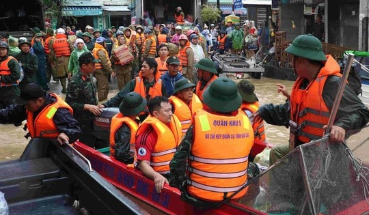 Bộ Quốc phòng huy động tối đa lực lượng ứng phó lũ đặc biệt lớn tại Khánh Hòa, Đắk Lắk, Gia Lai