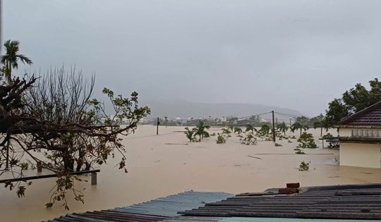 Nguy cơ lũ quét ở Trung Bộ rất cao, người dân phải làm gì?