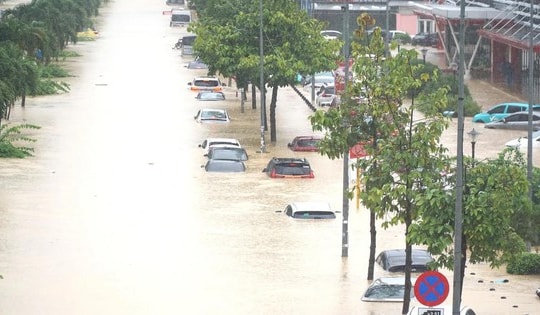 Mưa lớn ở miền Trung vẫn chưa dứt