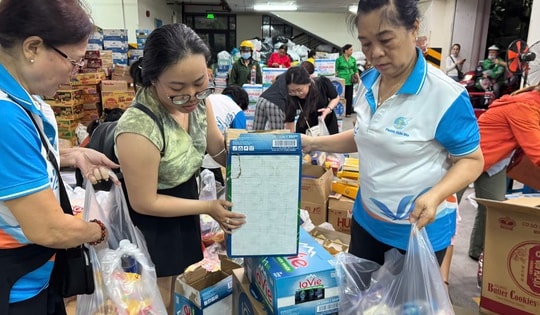 TPHCM kêu gọi quyên góp khẩn cấp hỗ trợ đồng bào vùng lũ