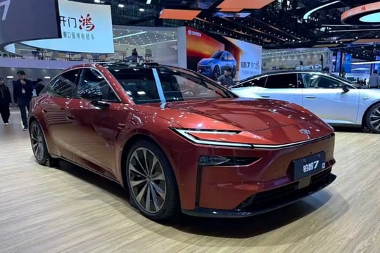 Toyota bZ7 EV dùng động cơ điện Huawei