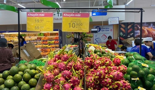 Nguồn hàng hoá phục vụ miền Trung dần ổn định, giá rau tại TP Hồ Chí Minh tăng mạnh