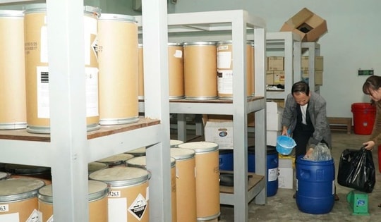 Bộ Y tế hỗ trợ kịp thời thuốc, hoá chất giúp các tỉnh khu vực miền Trung ứng phó, khắc phục hậu quả mưa lũ