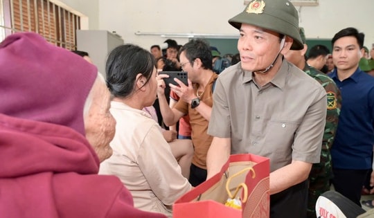 TPHCM chung sức, đồng lòng hỗ trợ Khánh Hòa khắc phục thiệt hại do mưa lũ