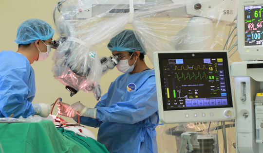 Đau đầu như ‘búa bổ' - dấu hiệu cảnh báo túi phình mạch máu não nguy hiểm