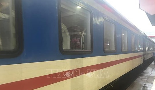 44 tàu khách ngừng chạy, 21.000 vé đã hoàn trả do mưa lũ ở Trung Bộ