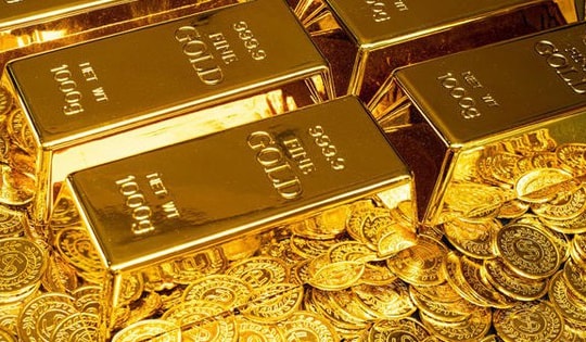 Giá vàng thế giới tiếp tục giằng co