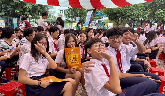 TP Hồ Chí Minh: Các trường bắt đầu hoàn trả tiền BHYT cho học sinh