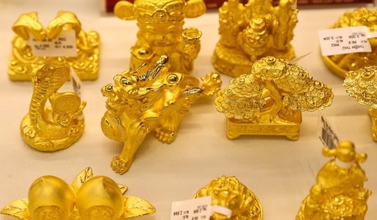 Giá vàng hôm nay ngày 24/11 nằm yên nghe ngóng