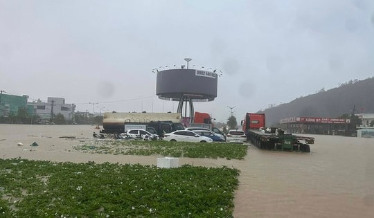 Thông tin mới nhất về thiệt hại do mưa lũ ở miền Trung