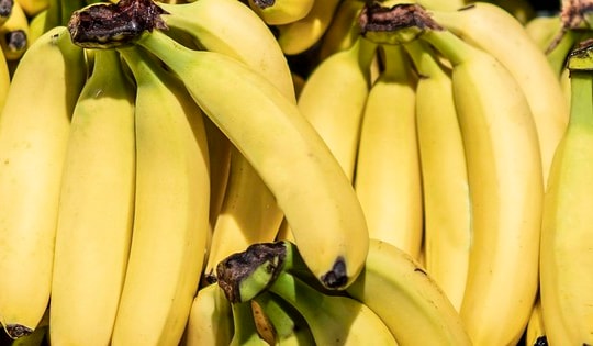 Điều gì xảy ra khi ăn chuối lúc bụng đói?
