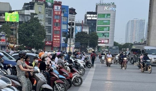 Hà Nội dự kiến không cấm tuyệt đối xe máy xăng trong Vành đai 1 từ năm 2026