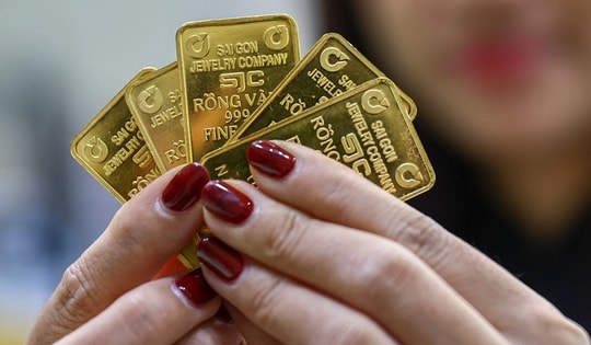 Giá vàng hôm nay ngày 25/11 bật tăng dữ dội