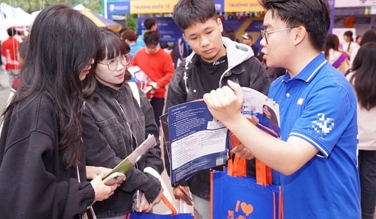 Nhiều trường đại học 'khai tử' tổ hợp truyền thống, siết chặt xét tuyển học bạ