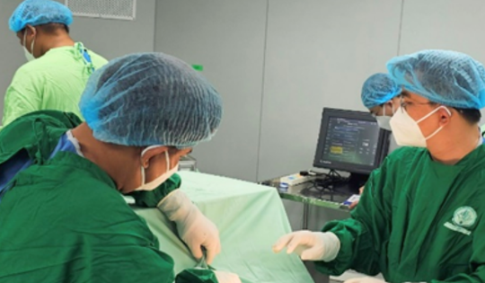 Giải cứu khuôn mặt biến dạng 10 năm vì khối u men răng khổng lồ