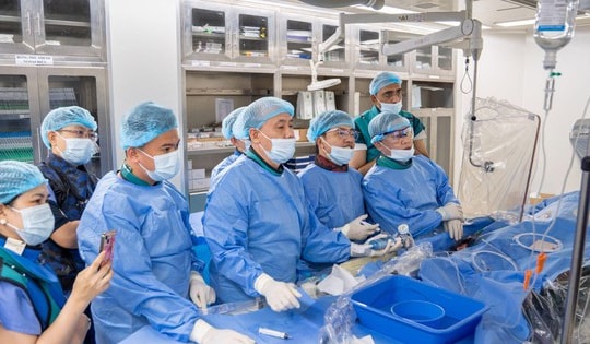 Bệnh viện Đa khoa Kiên Giang triển khai thành công bóng phá vôi cơ học LithiX HC trên bệnh nhân 95 tuổi – ca đầu tiên tại Đồng bằng sông Cửu Long