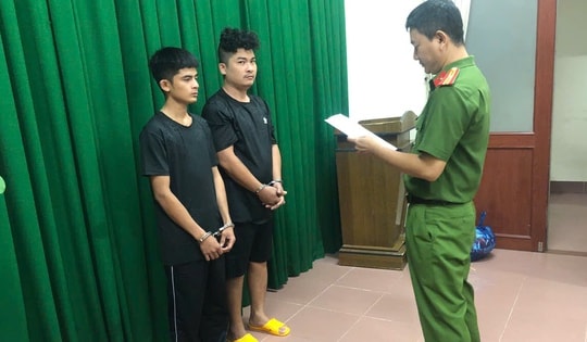 Đâm chết người sau mâu thuẫn tại quán karaoke