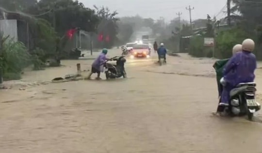 Bão số 15 di chuyển chậm nhưng thời gian hoạt động rất dài