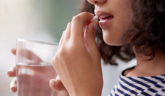 Nên uống thuốc trào ngược dạ dày vào thời điểm nào?