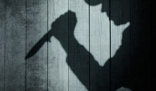 Gã trai nghi trộm cắp, hung hãn vung dao đâm Đại úy công an và 2 người trọng thương