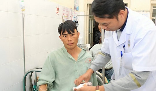 Dập nát bàn tay vì máy băm sắn