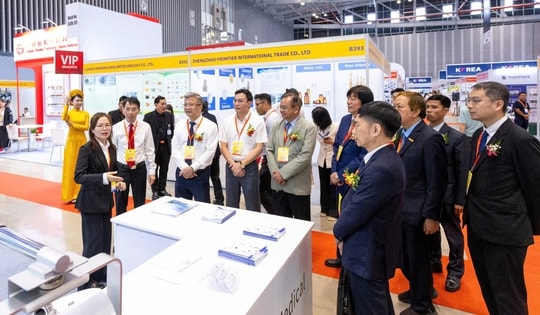 Triển lãm quảng bá, thúc đẩy hợp tác chuyển đổi số, khoa học công nghệ trong ngành Y tế thu hút hàng nghìn khách tham quan