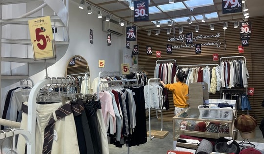 Thị trường thời trang Hà Nội ảm đạm sát ngày Black Friday 2025