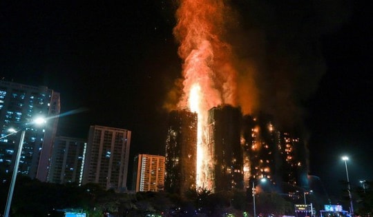 Chuyên gia phân tích 'hiệu ứng ống khói' trong vụ cháy chung cư tại Hong Kong