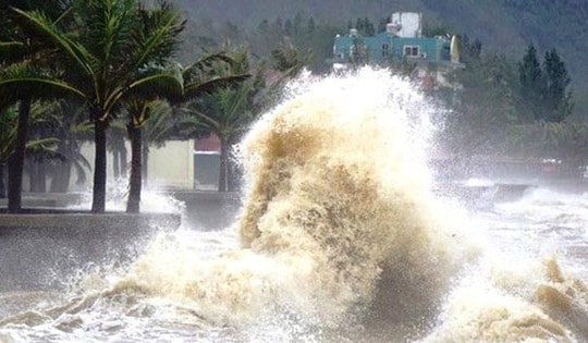 Khẩn trương triển khai các biện pháp ứng phó với áp thấp nhiệt đới nối đuôi bão số 15