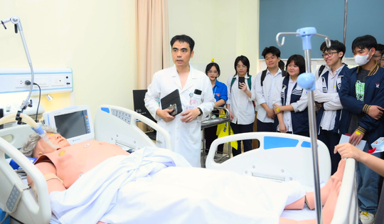 Hiện nay, có bao nhiêu trường đại học được giao nhiệm vụ đào tạo bác sĩ?