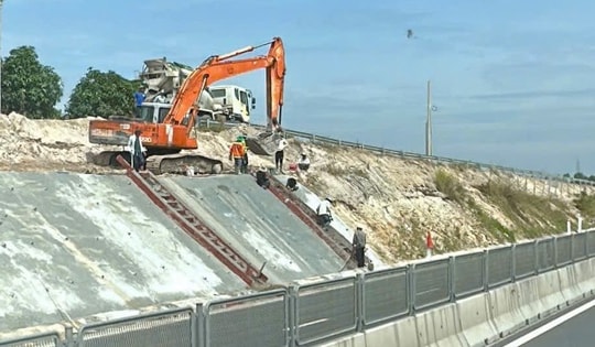 Gia cố mái taluy trên cao tốc Vĩnh Hảo - Phan Thiết khắc phục tình trạng ngập