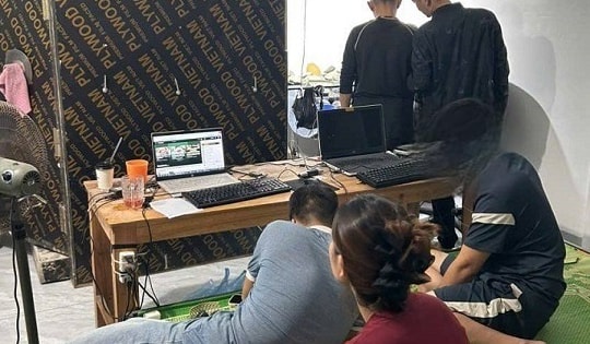 Lập kênh YouTube 'Phỉ Thúy Việt' và 'Phỉ Thúy Hùng Phát' livestream lừa đảo chiếm đoạt tài sản