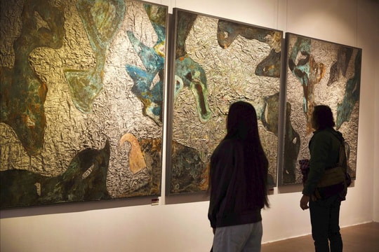 Khai mạc Triển lãm 'Hội họa và điêu khắc Đinh Phong'