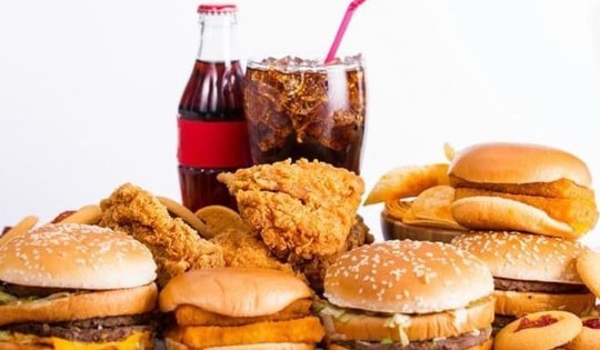 Tác hại của đồ ăn nhanh khi thay thế bữa ăn lành mạnh