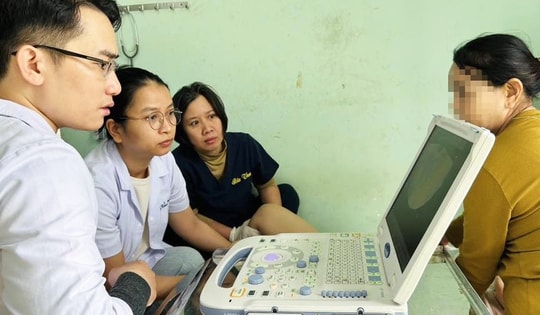 Đang khám bệnh miễn phí, bác sĩ phát hiện bệnh nhân thai ngoài tử cung vỡ