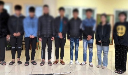 Bắt nhóm thanh thiếu niên truy đuổi, chém người trong đêm ở Hà Nội