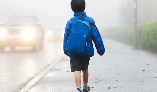 Ô nhiễm không khí nghiêm trọng: Chuyên gia hướng dẫn thời điểm cho học sinh ở nhà