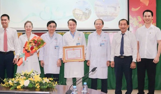 Bí thư Thành ủy TPHCM Trần Lưu Quang gửi thư khen BS Võ Thái Trung và BVĐK Bình Dương