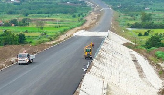 Yêu cầu đẩy nhanh tiến độ các tuyến cao tốc trọng điểm, phấn đấu về đích 19/12/2025