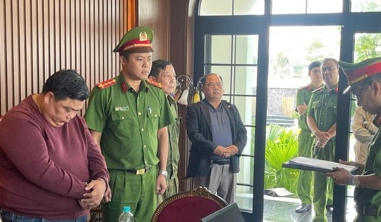 Tổng giám đốc bị bắt vì bán nhà không có thật