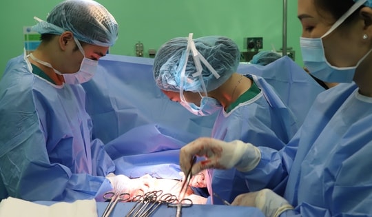 Trung tâm Niệu Nhi đầu tiên của Việt Nam đạt chứng nhận xuất sắc