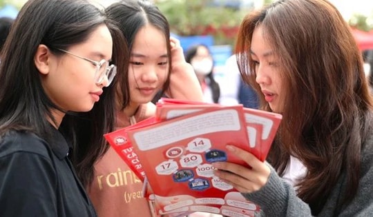 Siết tổ hợp truyền thống: Học sinh lớp 12 loay hoay tìm chiến lược ôn thi mới