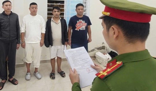 Người đàn ông ngoại quốc bị 'giam lỏng' trong khách sạn vì khoản nợ 100.000 tệ