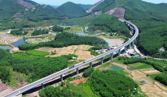 Toàn cảnh cao tốc Cam Lộ - La Sơn trước thời điểm thi công mở rộng