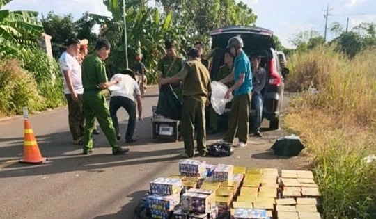 Truy đuổi hơn 60 km, bắt tài xế lái Suzuki nghi chở hàng cấm